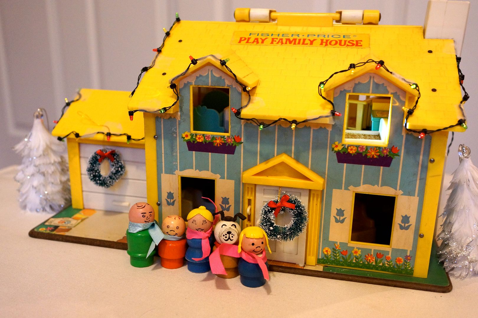 vintage_fisher_price_christmas.jpg Photo by anneg Photobucket